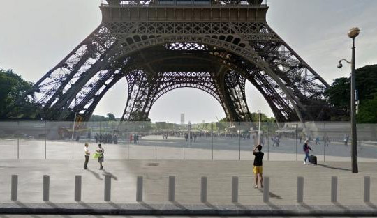 Tháp Eiffel được bọc kính chống đạn chống khủng bố tấn công