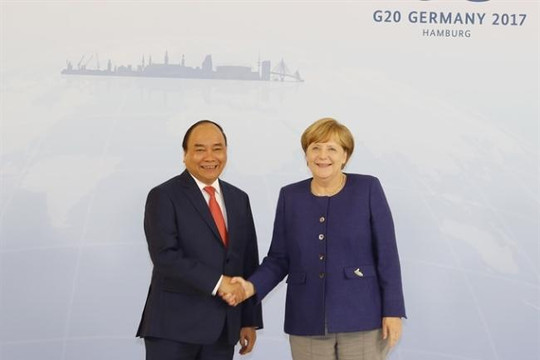 Thủ tướng Nguyễn Xuân Phúc chúc mừng Thủ tướng Đức Merkel tái đắc cử