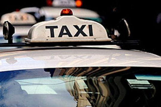 Nhân viên lãnh sự quán Mỹ trình báo công an vụ bị khống chế, cướp trên taxi