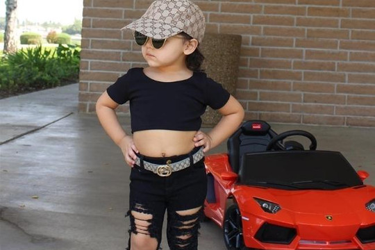 Bé gái 3 tuổi khiến dân mạng ‘điên đảo’ vì thời trang streetstyle cực chất