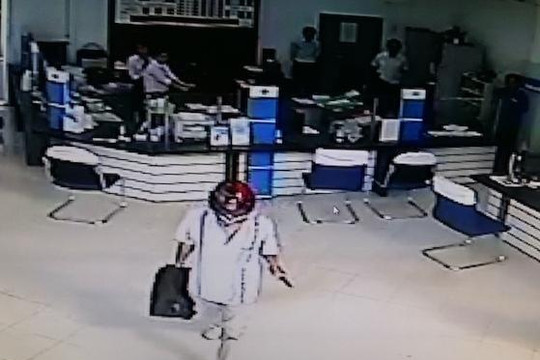 Khẩn trương truy bắt kẻ cướp ngân hàng ở Vĩnh Long