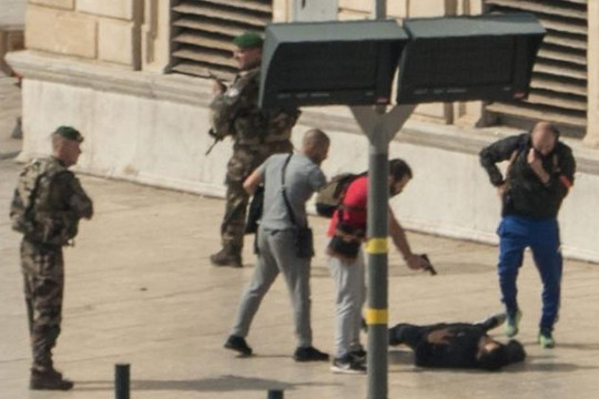 IS lại tổ chức khủng bố ở Pháp, 2 phụ nữ thiệt mạng