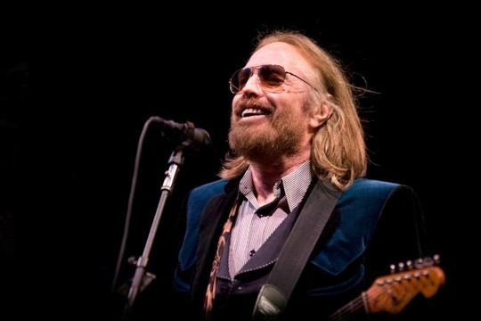 Rocker huyền thoại Tom Petty qua đời ở tuổi 66 sau cơn trụy tim