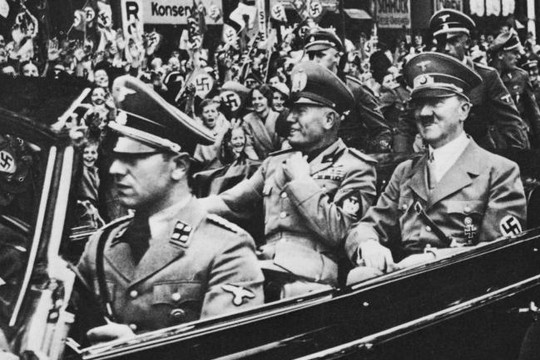 Nga buộc tội Tây Âu để Hitler chiếm châu Âu