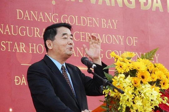 Cựu Đại sứ Trung Quốc đến Đà Nẵng dự khánh thành khách sạn có bể bơi dát vàng