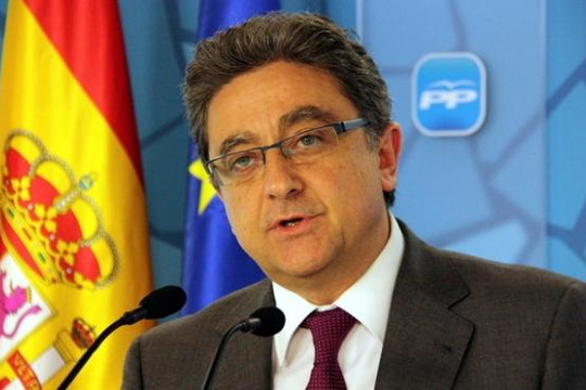 Đại diện Tây Ban Nha bất ngờ xin lỗi người dân Catalan
