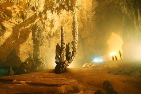 Bên trong Ngườm Ngao, một trong những hang động đẹp nhất Việt Nam