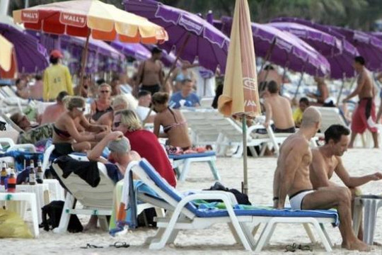 Từ 1.11, Thái Lan cấm du khách hút thuốc lá trên các bãi biển