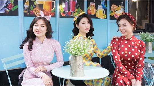 Lan Ngọc, Diễm My 9X, Oanh Kiều nền nã trong áo dài Việt Nam dạo phố Hàn Quốc 
