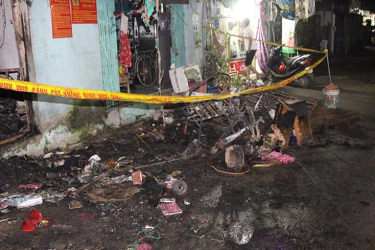 TP.HCM: Phòng trọ bốc cháy trong đêm, 2 người chết, 3 người bị thương