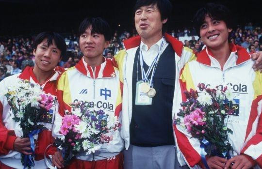 Cựu bác sĩ đoàn thể thao Olympic Trung Quốc tố cáo việc bắt vận động viên dùng doping