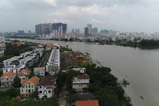 Bờ sông Sài Gòn đang 'gánh' hàng chục dự án bất động sản