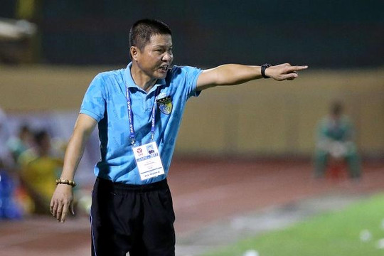 Thất thủ trước HAGL, HLV Hà Nội FC chê trách trọng tài