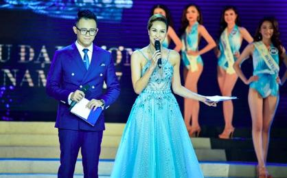 Bị BTC Hoa hậu đại dương đổ lỗi, MC Phương Mai tung bằng chứng đáp trả 