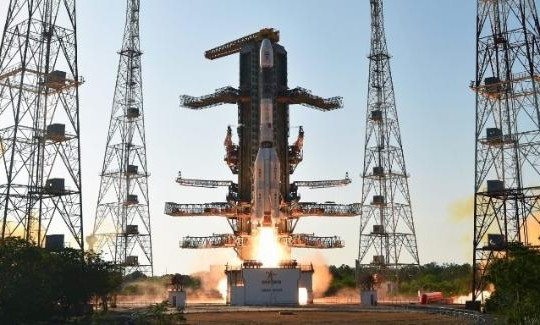Trung Quốc và Ấn Độ trong cuộc đua chinh phục vũ trụ