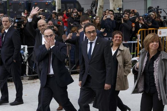 Nhóm lãnh đạo Catalan ly khai sẽ bị buộc tội phản loạn