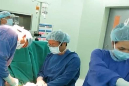 Ca ghép tế bào gốc chữa xơ phổi đầu tiên ở Việt Nam