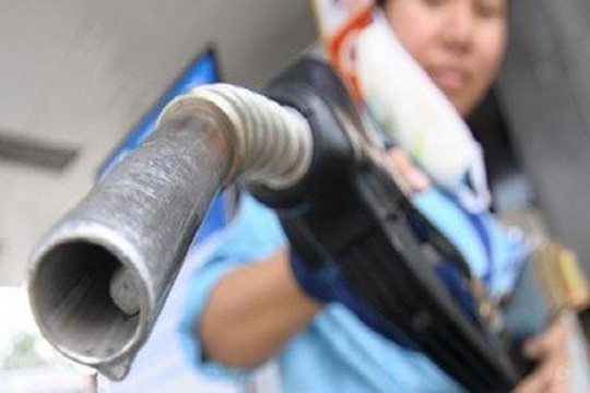 Bộ Tài chính: Người tiêu dùng hưởng lợi với thuế nhập khẩu xăng dầu