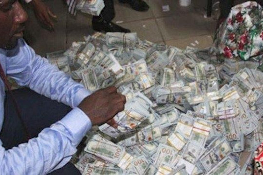 Nigeria tịch thu căn hộ giấu 43 triệu USD của cựu sếp tình báo 