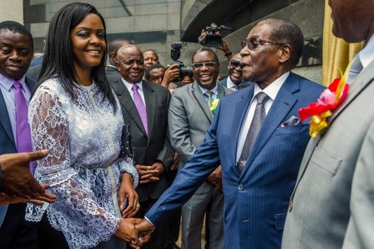 Phó tổng thống ‘trù ếm’ Tổng thống Zimbabwe bị 'bay' chức 