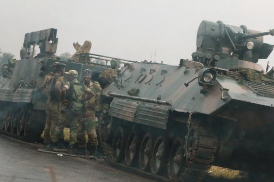 Quân đội Zimbabwe cướp chính quyền để chặn ‘bọn tội phạm’