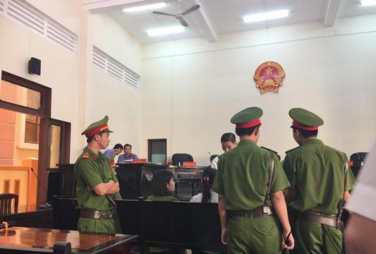 60 luật sư khắp Bắc - Trung - Nam đăng ký bào chữa miễn phí cho 1 bị cáo 