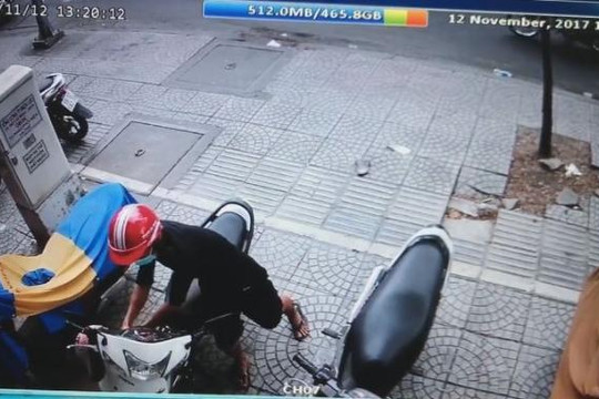 Siêu trộm bẻ khóa xe máy trong 3 giây giữa đường phố đông đúc