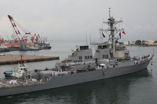 Tàu khu trục Mỹ va chạm với tàu Nhật Bản