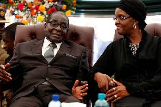 Ông Mugabe được 'tặng' hơn 10 triệu USD để từ chức