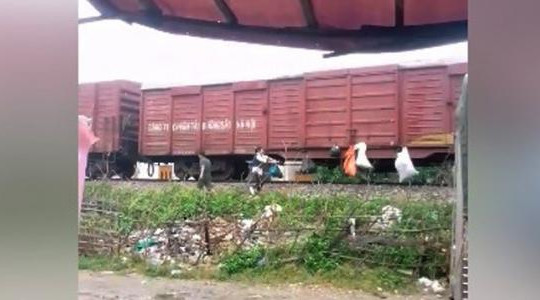Người ‘gửi rác Hương Khê đi Gài Gòn’ bằng tàu hỏa bị phạt 3 triệu đồng
