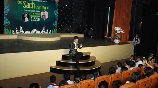 MC Thanh Bạch giao lưu với 1.500 học sinh tại thành phố sách đầu tiên tại TP.HCM 