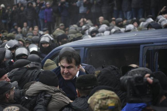 Cảnh sát Ukraine bắt hụt cựu Tổng thống Gruzia 