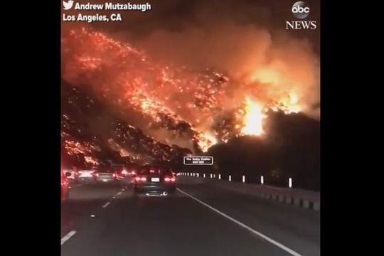 Cảnh tượng cháy rừng khủng khiếp như tận thế ở Mỹ