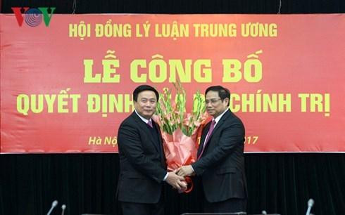 Ông Nguyễn Xuân Thắng thay ông Đinh Thế Huynh phụ trách Hội đồng Lý luận T.Ư