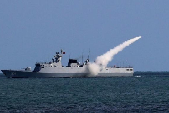 Hải quân Trung Quốc tập trận bắn đạn thật gần Triều Tiên
