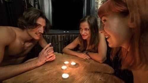 Bí mật bên trong nhà hàng khỏa thân ở London