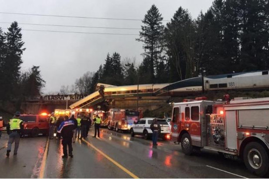 Tai nạn đường sắt trên không tại bang Washington, Mỹ khiến nhiều người thương vong