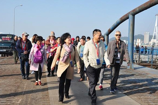 Gần 5.000 du khách tàu biển quốc tế đến Hạ Long
