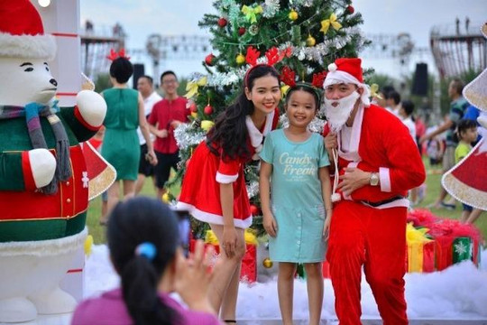 Đại tiệc Giáng sinh 'Đỉnh - Chất - Tuyệt' tại công viên ven sông lớn nhất Sài Gòn