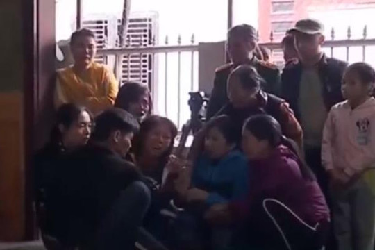 Tiếng khóc xé lòng của người thân nạn nhân vụ nổ khủng khiếp ở Bắc Ninh