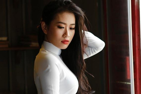 Á khôi Miss Photo 2017 đẹp dịu dàng trong áo dài trắng 