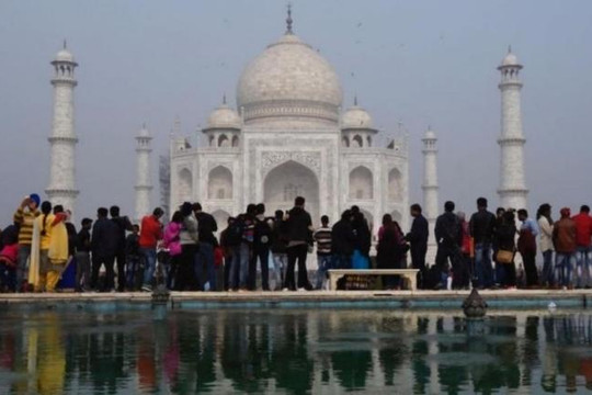 Ấn Độ hạn chế số du khách tham quan đền Taj Mahah