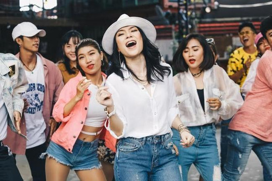 Mỹ Tâm tiếp tục gây sốt khi tung MV về điệu nhảy say rượu