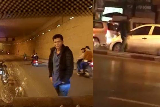 Chạy xe không mũ bảo hiểm, chặn đường cầm gạch đập cửa ô tô công an Hà Nội