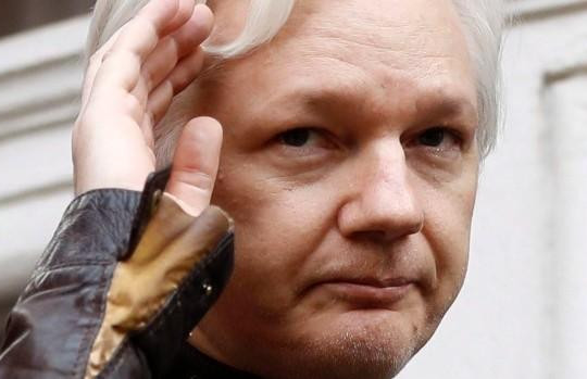 Ecuador tìm cách đuổi ông chủ WikiLeaks khỏi đại sứ quán tại London