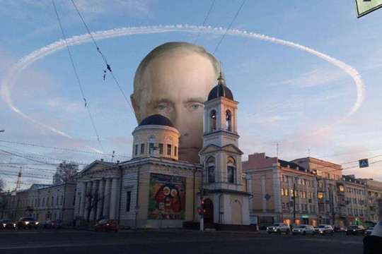 Đồn đoán về vầng hào quang xuất hiện trên bầu trời khi Tổng thống Putin đi tranh cử