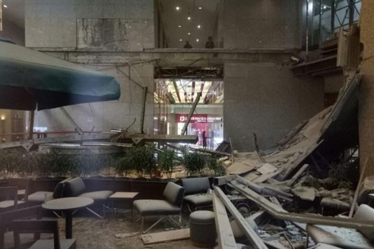 Tầng lầu Sở GD chứng khoán Indonesia bị sập, hàng chục người bị thương