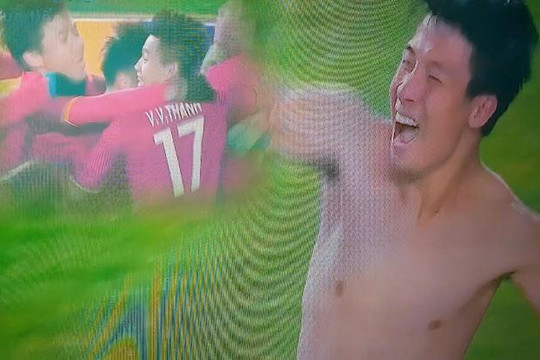 Clip khoảnh khắc Bùi Tiến Dũng đưa U23 Việt Nam vào bán kết giải châu Á 2018