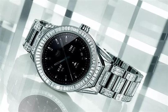 TAG Heuer ra mắt đồng hồ ‘thông minh’ nạm 589 viên kim cương giá hơn 4 tỷ đồng
