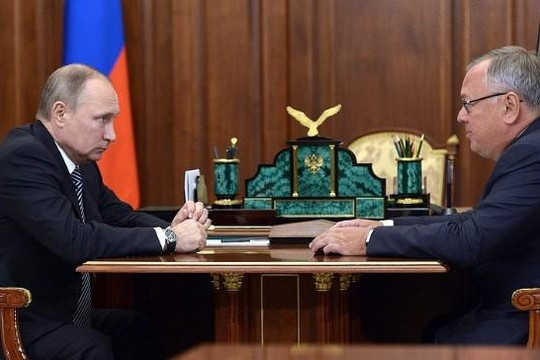 Phương Tây đánh kinh tế Nga để 'giật sập' Điện Kremlin?